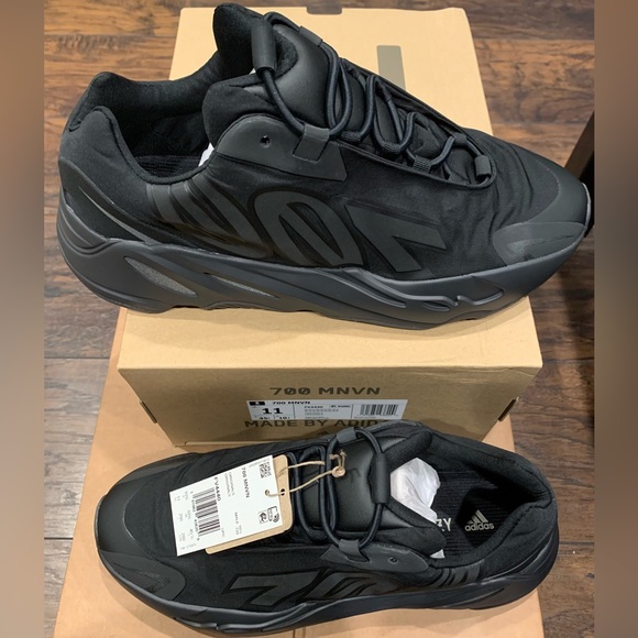 YEEZY 700 MNVN FV 4440 - Picture 1 of 6